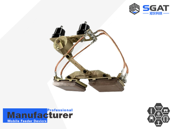 侧装钢体集电器